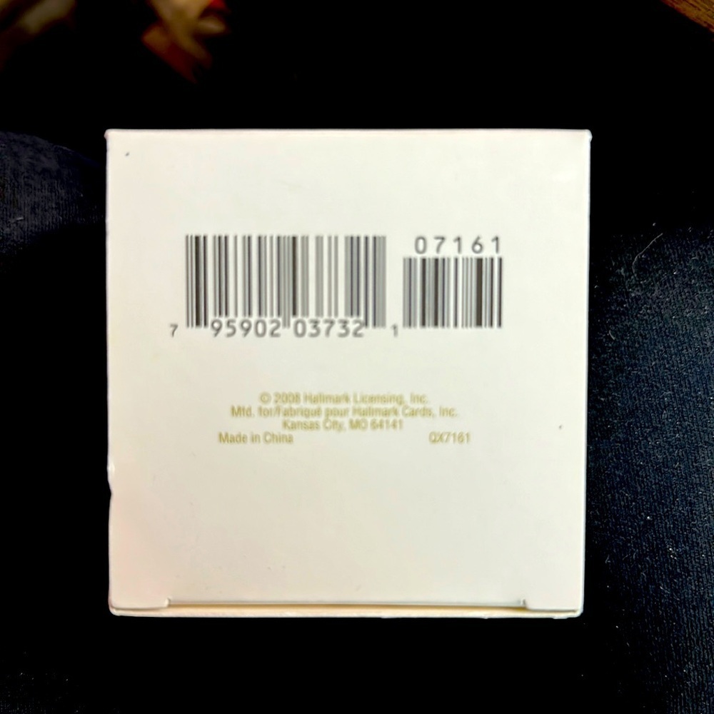 2008 Hallmark Keepsake Ornament Pop! Goes the Gingerbread Man, Jack-in-the-Box‌ - Picture 2 of 6